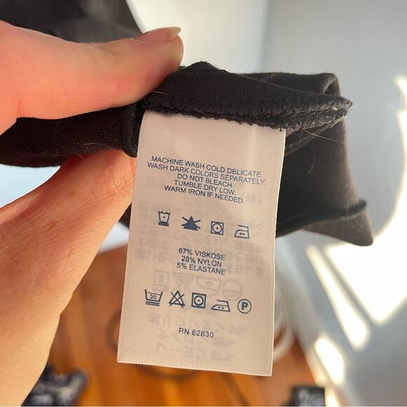 Lands' End Classic Form Fitting Black Career Workwear Cocktail Dress size 4P - Picture 4 of 4